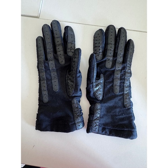Isotoner Warm-ups by Aris Black Spandex Leather Trim Fleece Lined Driving Gloves - Picture 1 of 7